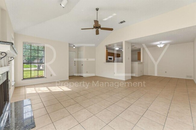 Building Photo - 604 David Curry Dr