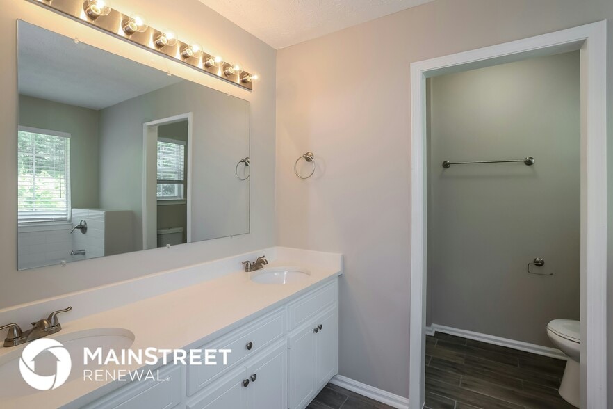 Building Photo - 407 Churchill Ct