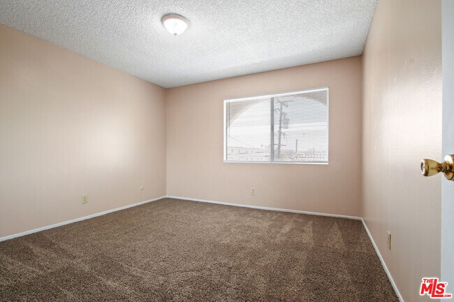 Building Photo - 14108 Doty Ave