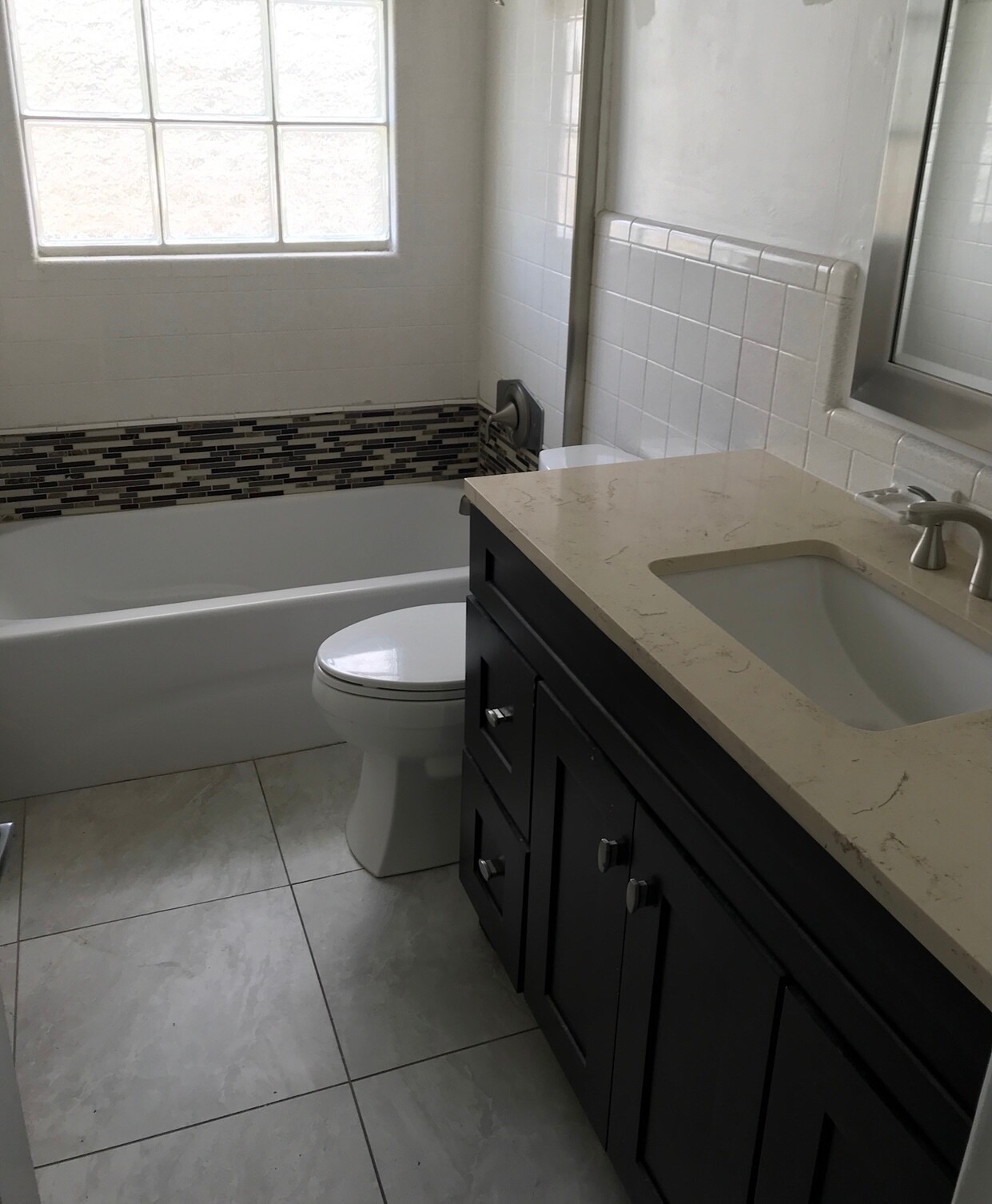 Building Photo - 1320 Milano Dr