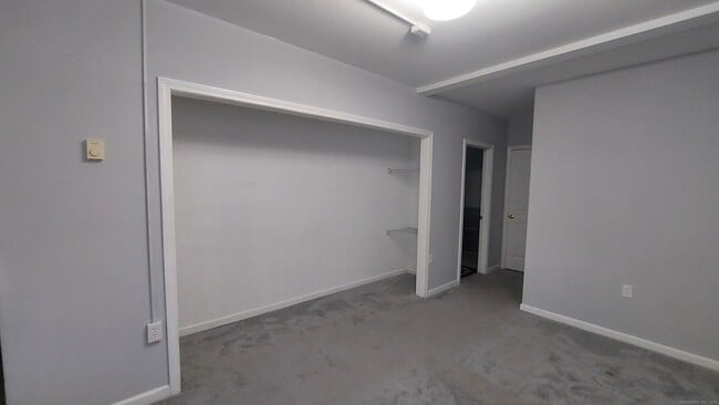 Building Photo - 10 Hillcrest St