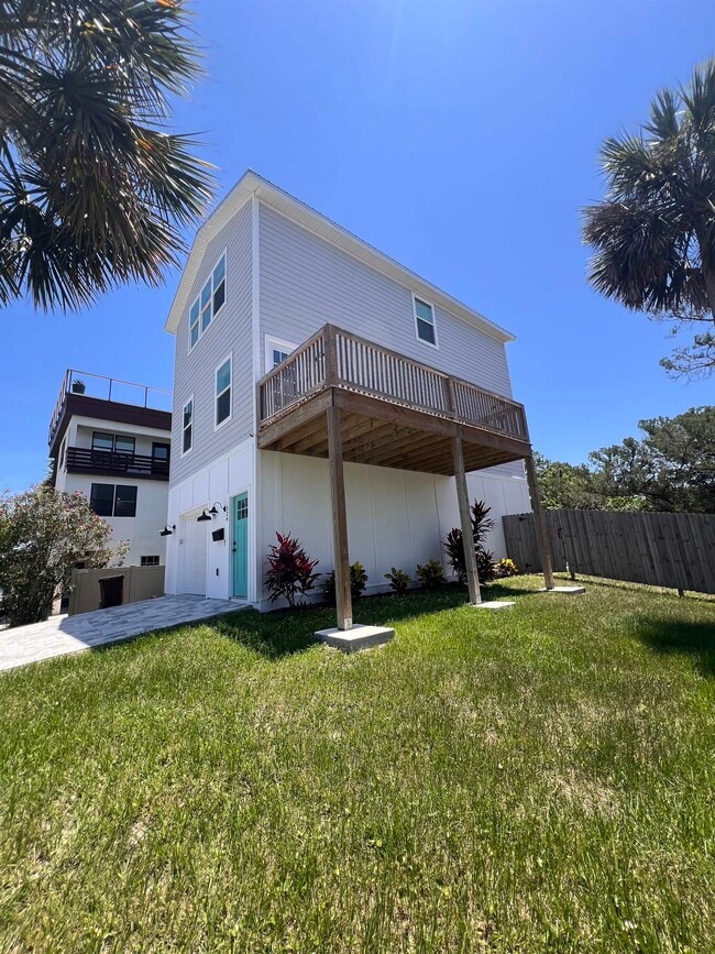 Building Photo - 524 Arricola Ave