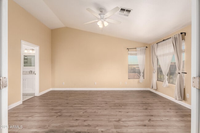 Building Photo - 11010 W Griswold Rd