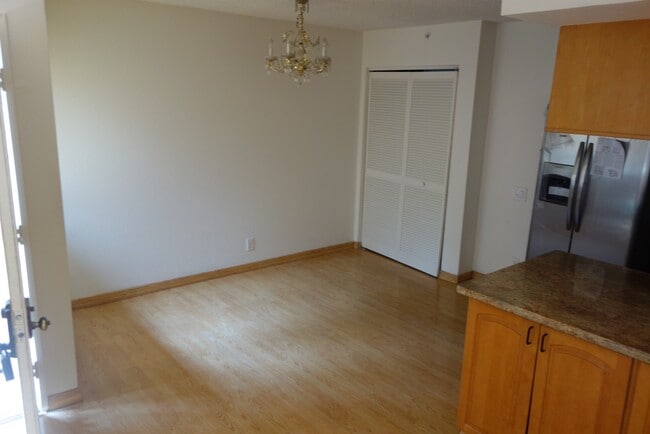 Building Photo - Bright 3-Bed condo with In-Unit Laundry, Pool Access, and Assigned Carport in Fremont