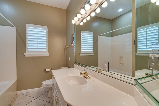 Building Photo - 3822 Indigo Cir