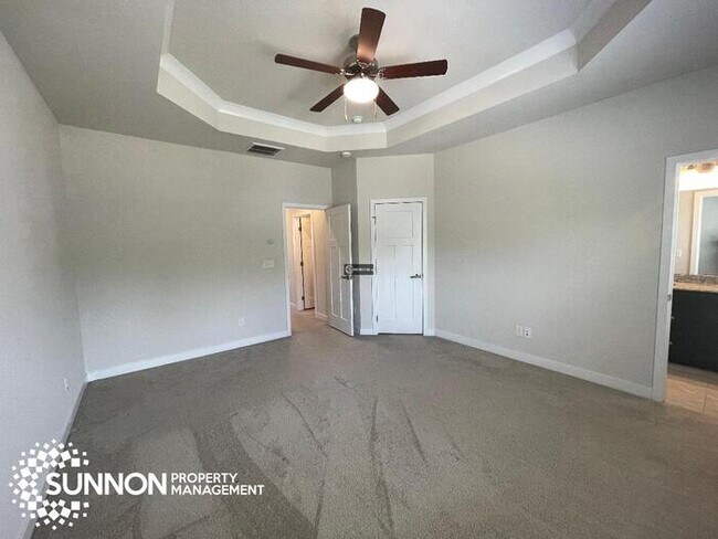 Building Photo - 3 Bed 2.5 Bath Townhome in Riverbend