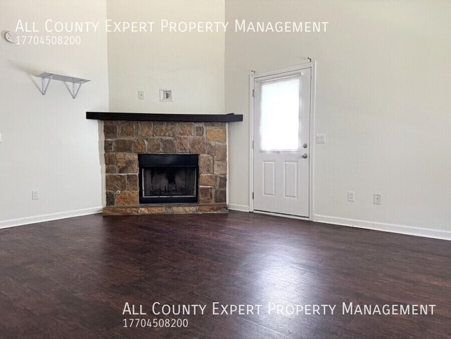 Building Photo - 3505 Continental Dr