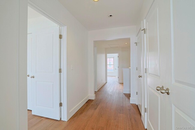Building Photo - 38 E Parmenter St