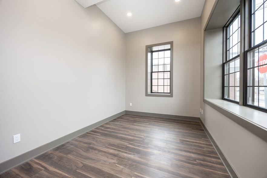 Building Photo - 122 Penn Ave