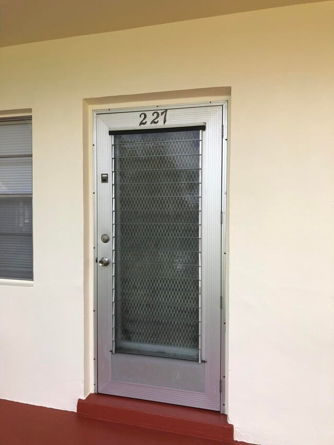 Building Photo - 227 Norwich J