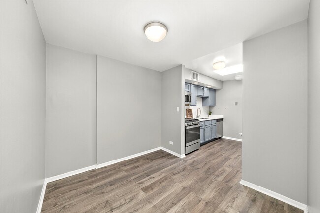 Building Photo - 333 S East Ave