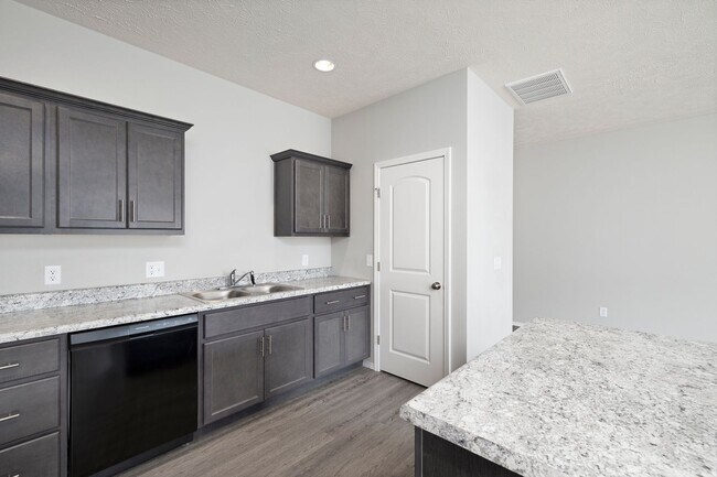 Building Photo - Republic Duplex for rent- with fence!