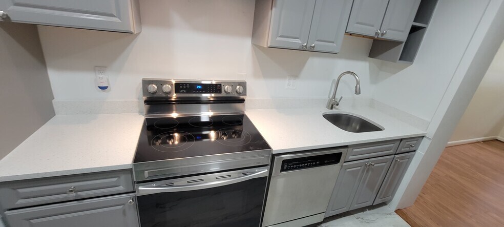 Building Photo - 1807 Blueridge Ave