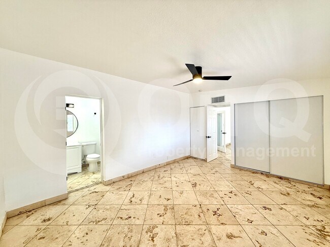 Building Photo - 3006 S Dromedary Dr