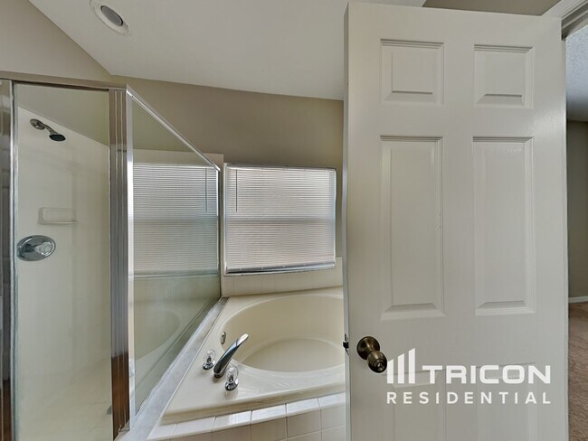 Building Photo - 14308 Tanja King Blvd