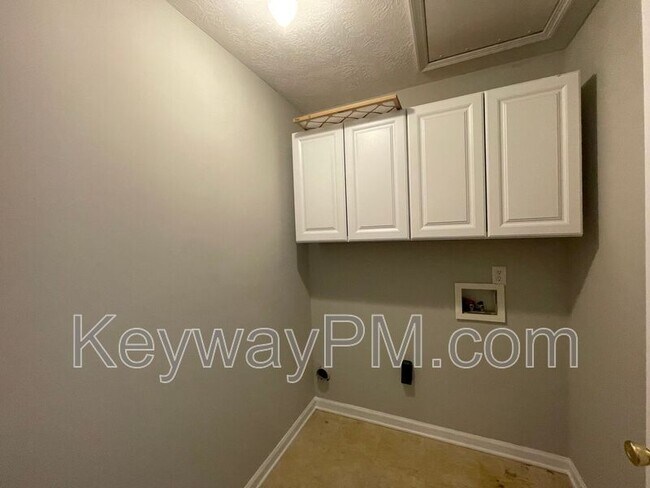 Building Photo - 1414 Anna Way