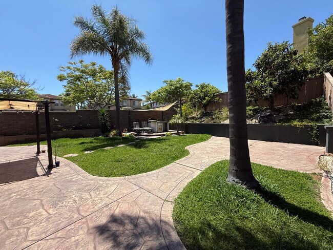 Building Photo - Luxury 5 Bedroom, 4.5 Bath Home in Otay Ra...