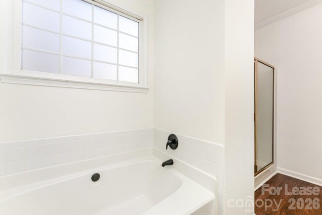 Building Photo - 10010 Gladwick Ct