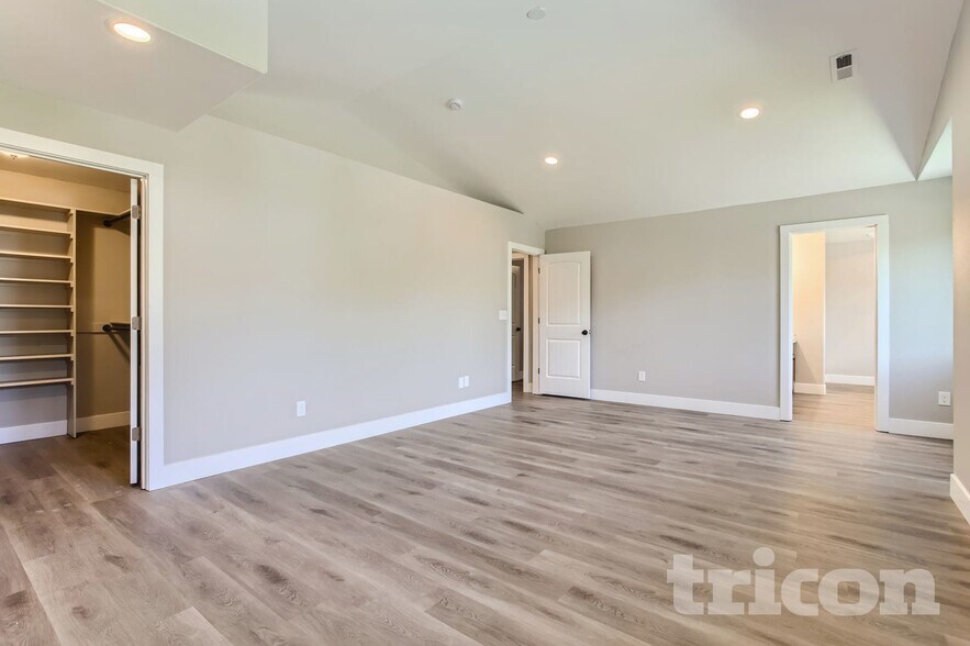 Building Photo - 15805 NE 79th St