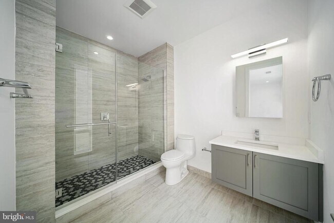 Building Photo - 142 S Front St