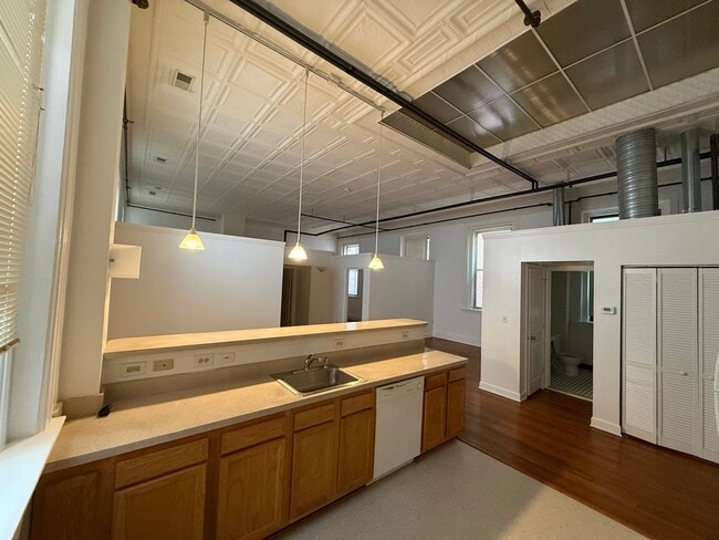 Building Photo - 1312 Guilford Ave