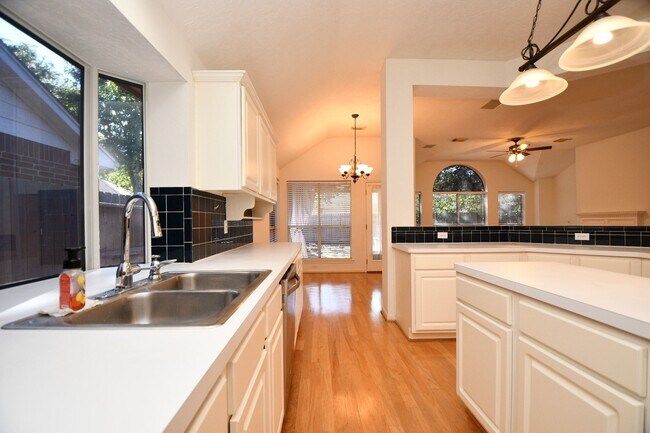 Building Photo - 1215 Wood Haven Ct