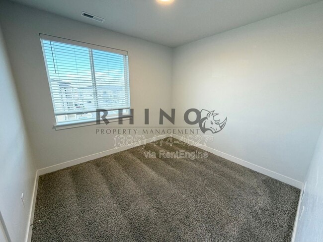 Building Photo - 13527 S Hanley Ln