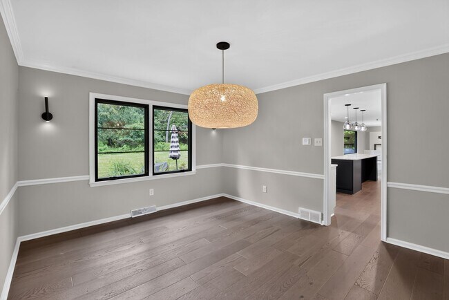 Building Photo - 6 Mill Race Pl
