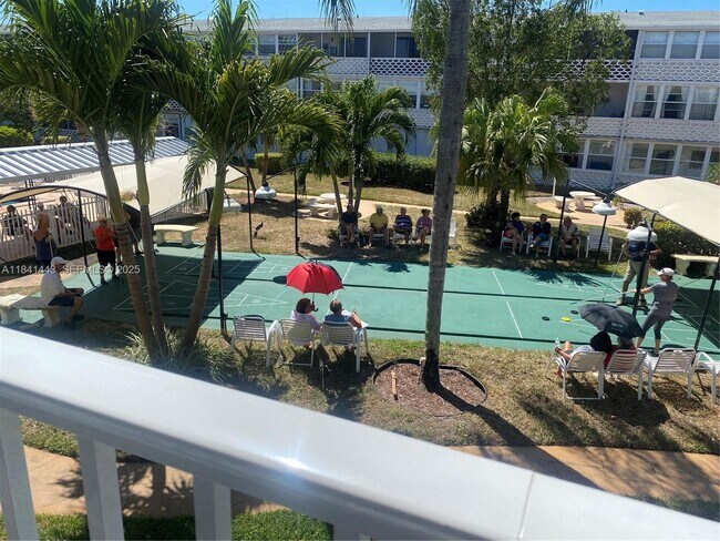 Building Photo - 15600 NE 6th Ave