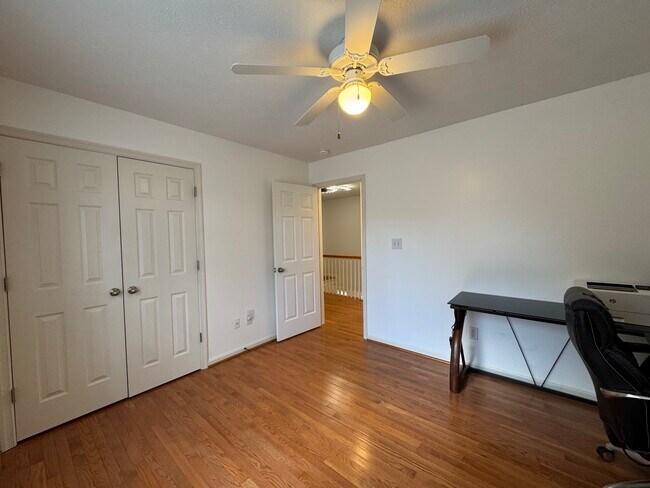 Building Photo - 307 Ludlow Dr