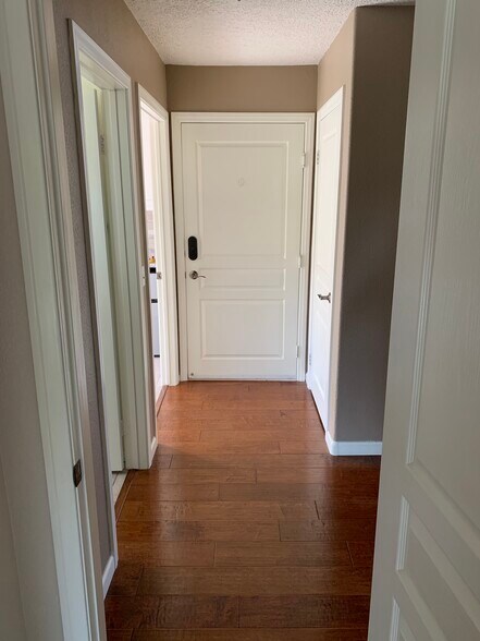Building Photo - 13960 Driftwood Dr