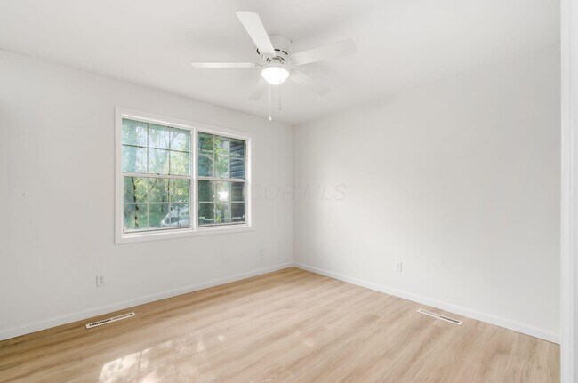 Building Photo - 2263 Dawnlight Ave