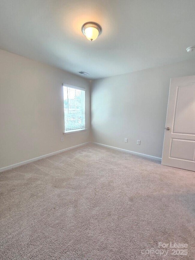 Building Photo - 14611 Murfield Ct