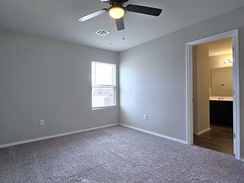 Building Photo - 4308 Driftwood Dr