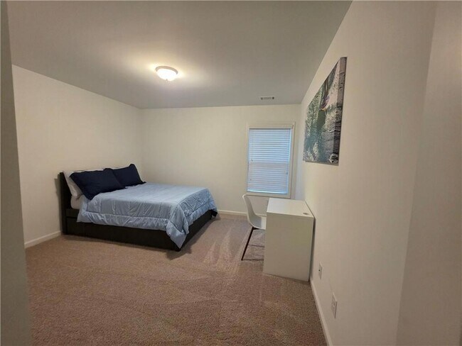 Building Photo - 5531 Garens Way