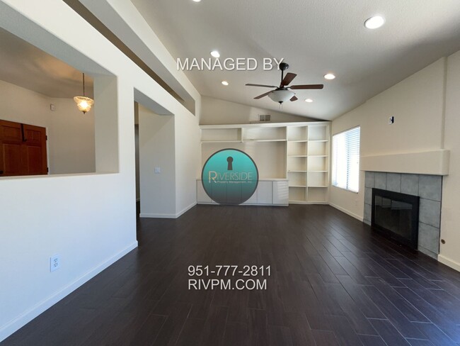 Building Photo - DREAM RENTAL POOL HOME IN RIALTO!!