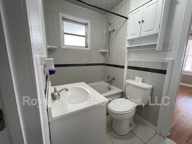 Building Photo - 4520 Clubhouse Rd