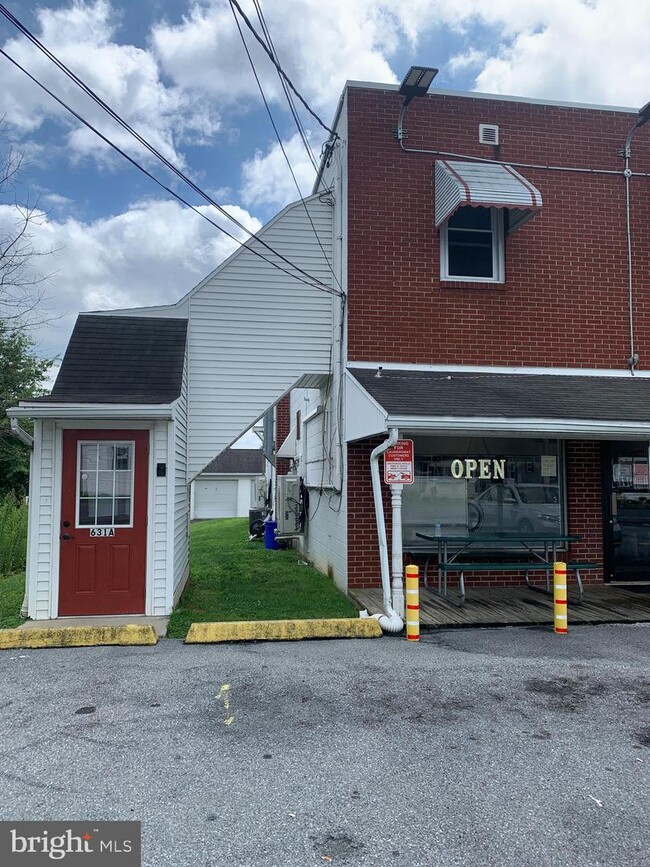 Building Photo - 631 Hill Rd