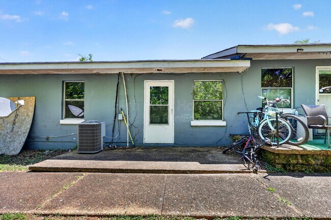 Building Photo - 437 Carver Ln