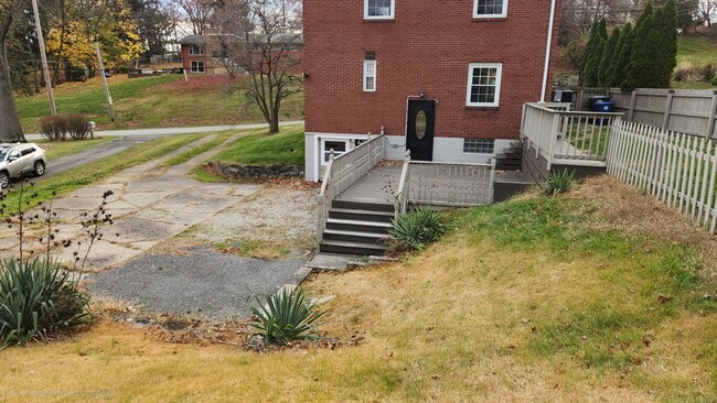 Building Photo - 4521 Gardenville Rd