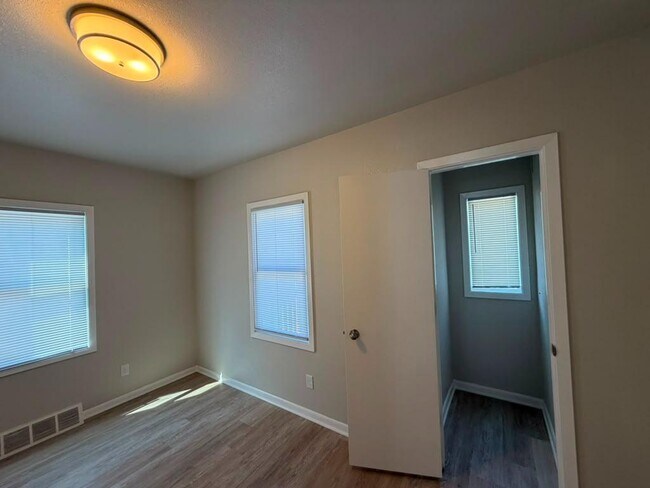 Building Photo - 4640 N 54th St