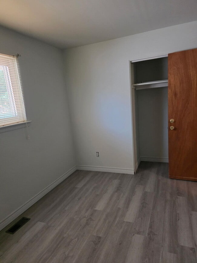 Building Photo - 672 Linda Vista Dr