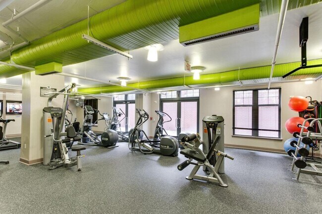 Building Photo - 1021 N Garfield St