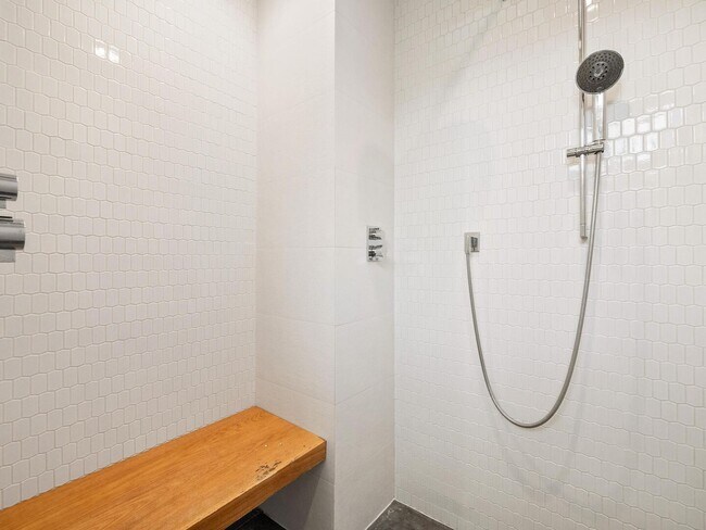 Building Photo - Solana Beach Paradise