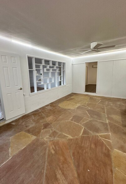 Building Photo - 38355 Vista Dr