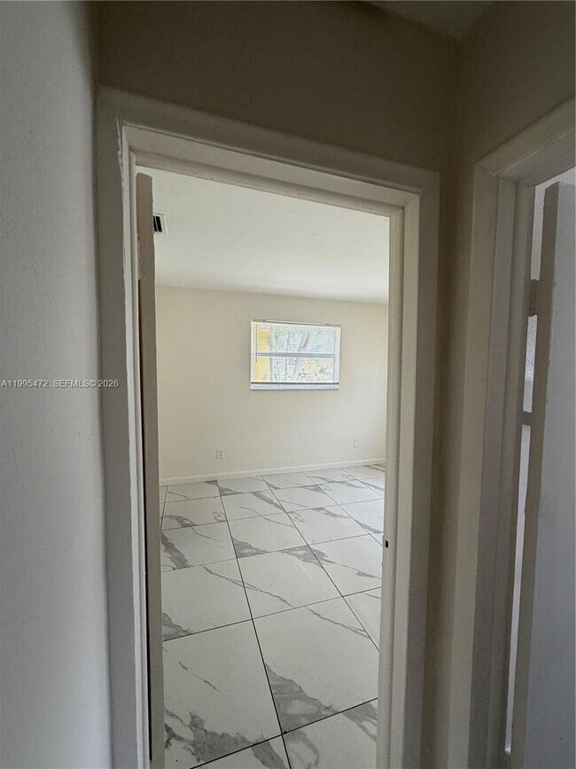 Building Photo - 2851 NW 15th Ct