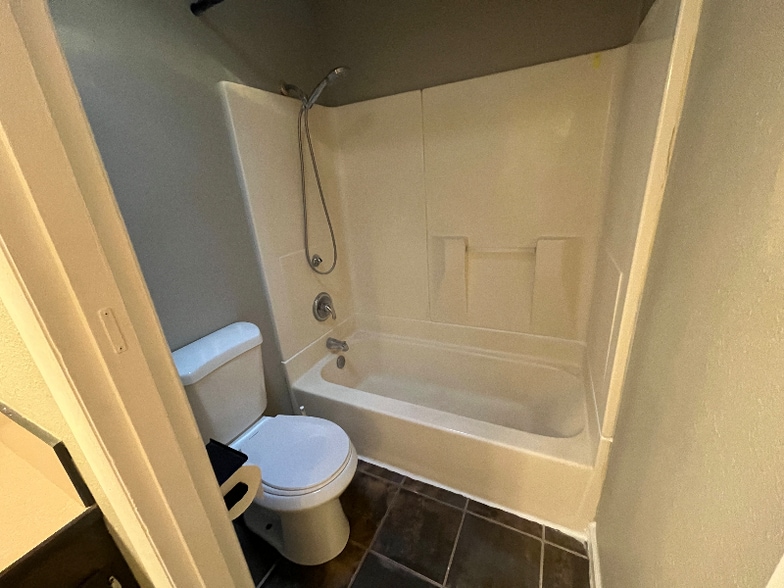 Building Photo - 1012 Whitman Ct