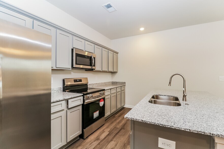 Building Photo - 515 Blue Duck Ln