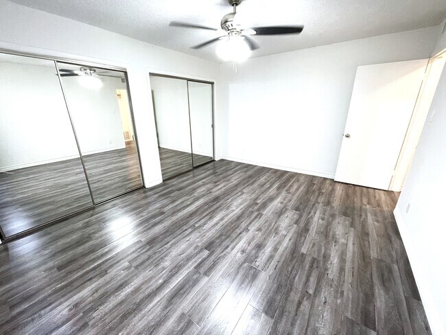 Building Photo - 3755 Mentone Ave