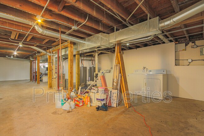 Building Photo - 7432 S Maryland Ave